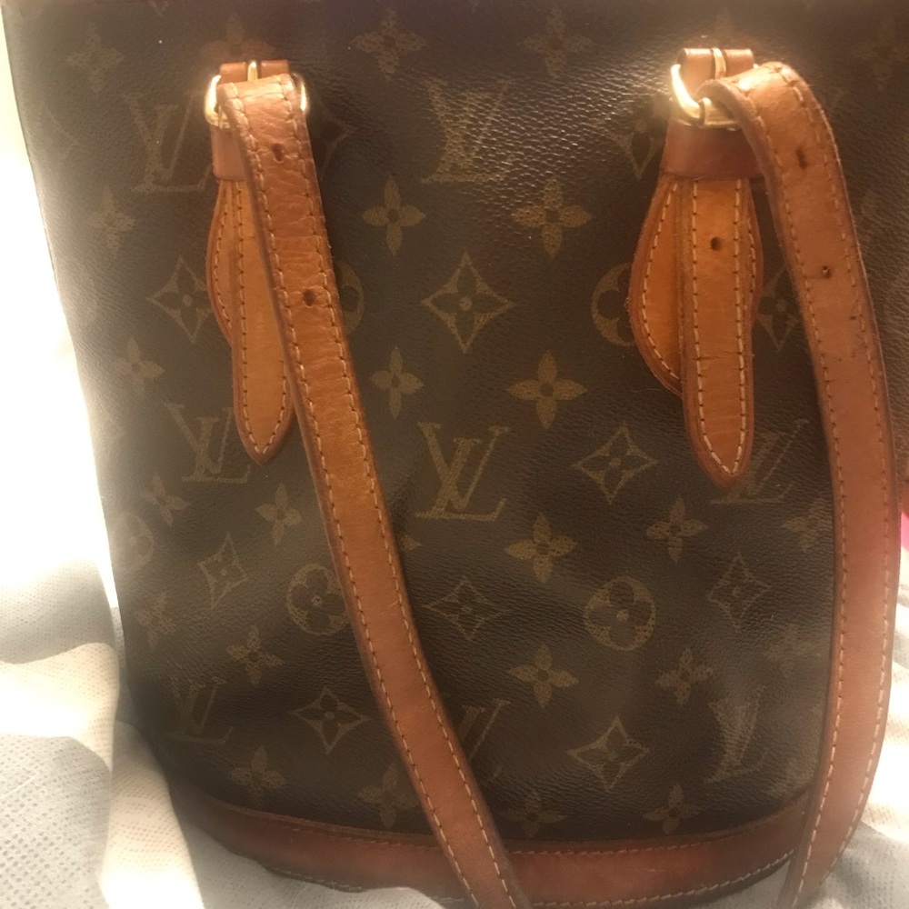 Louis Vuitton Petite Bucket Bag